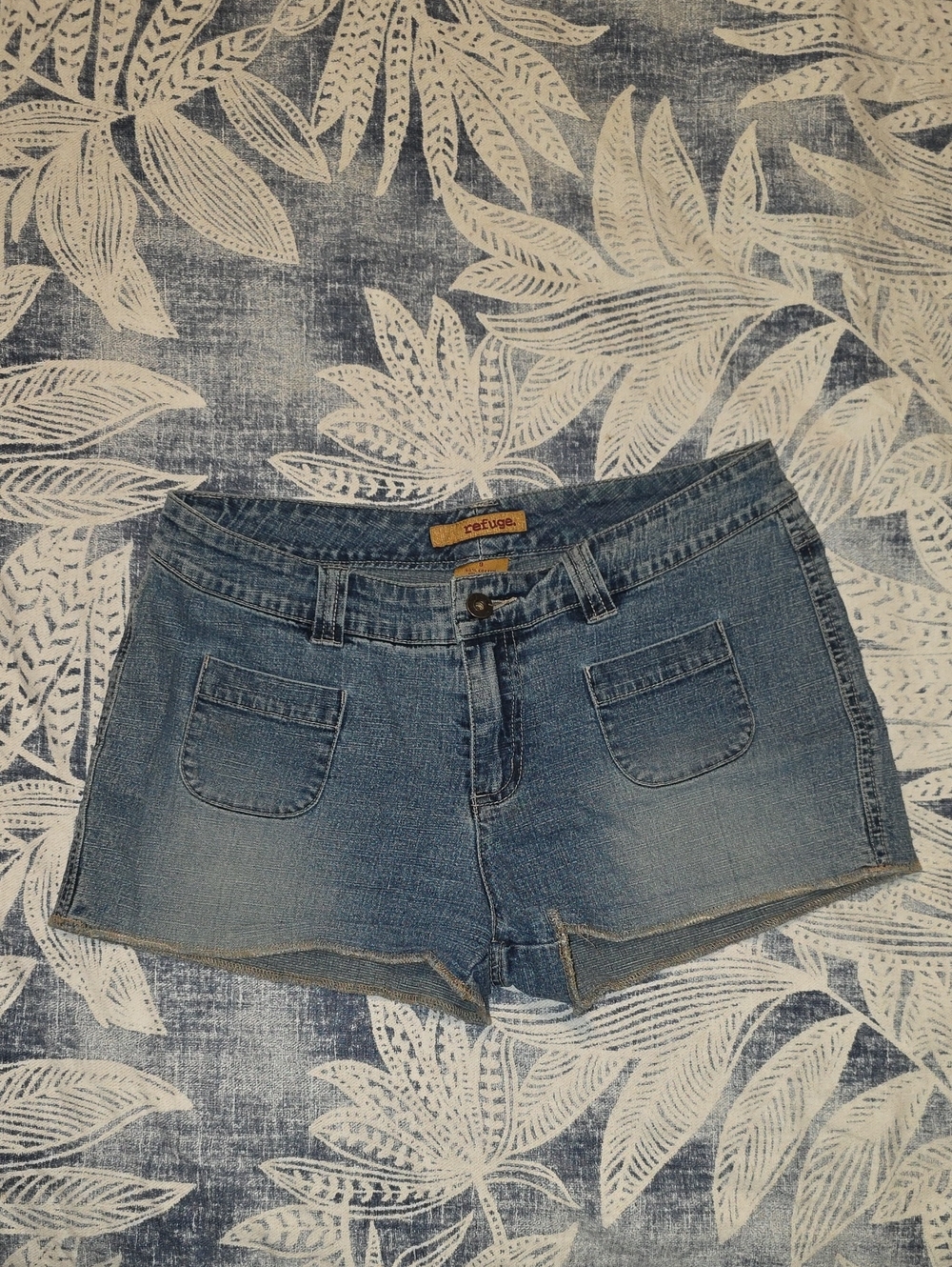 refuge Medium Blue Denim Front-Pocket Jean Shorts